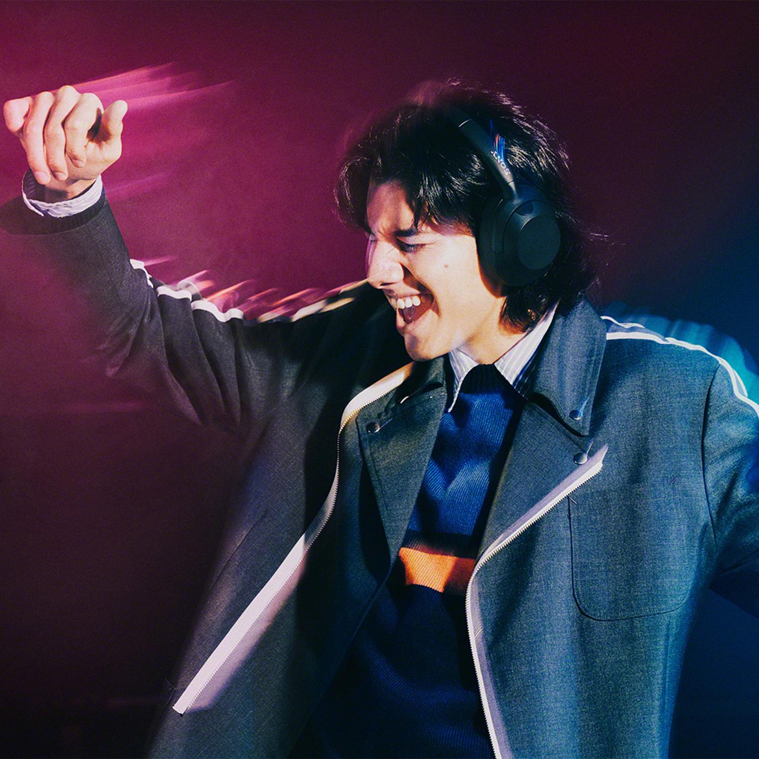 ULT WEAR Wireless Noise Cancelling Headphones Black - Image 4